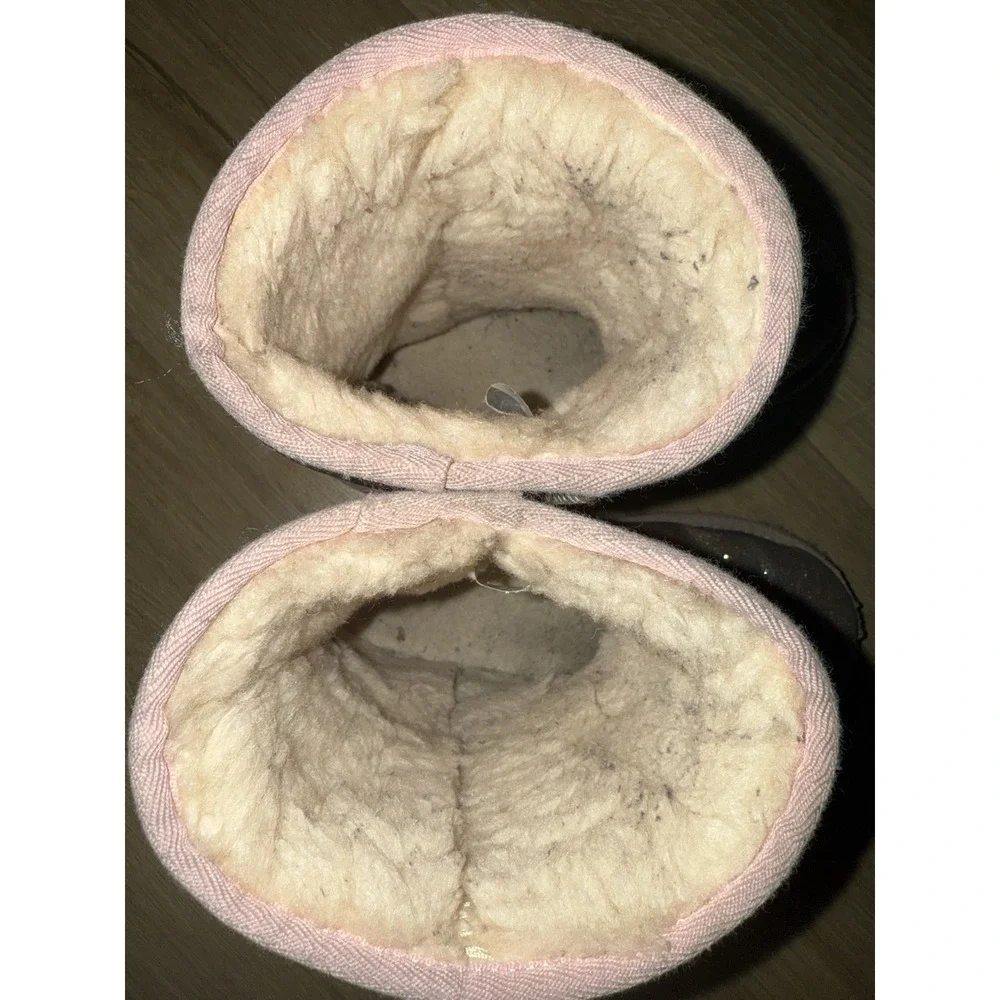 UGG Girls Glitter Boots SN 1130784K - Size 1 Pink - 7-8 Years Old